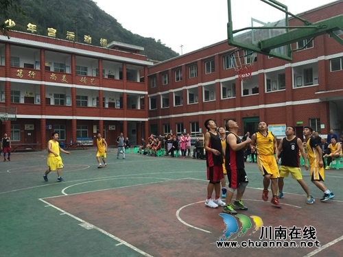 叙永：加强校际联谊，促进学校良性发展
