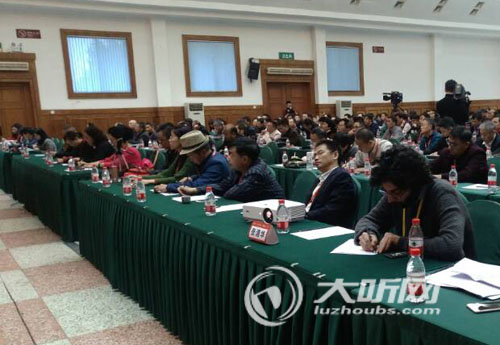 土耳其诗人:要把中国的酒文化诗歌宣传回国(图3) 土耳其诗人:要把中国的酒文化诗歌宣传回国(图3)