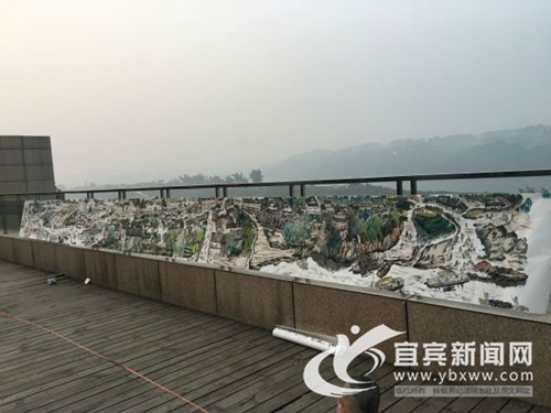 震撼!61岁业余画师手绘9米宜宾江安老街画卷(图1) 震撼!61岁业余画师手绘9米宜宾江安老街画卷(图1)
