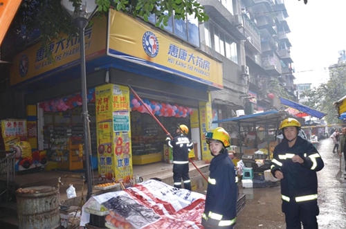 泸州“最美逆行”守护全城百姓安全(图7) 泸州“最美逆行”守护全城百姓安全(图7)