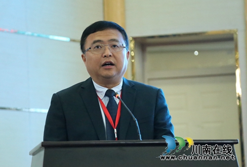 泸州长江教育创新峰会在泸州老窖天府中学举行(图2) 泸州长江教育创新峰会在泸州老窖天府中学举行(图2)