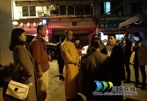 泸州爱心企业发起关爱环卫工“夜间慰问”行动(图2)