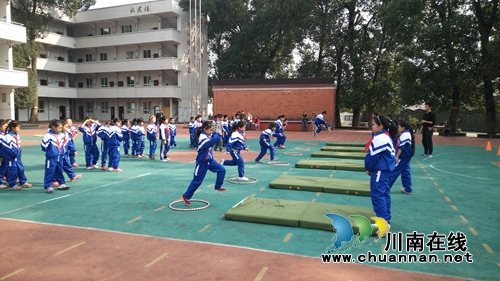 叙永县水尾镇中心小学校开展2017年秋镇级教研活动(图4) 叙永县水尾镇中心小学校开展2017年秋镇级教研活动(图4)
