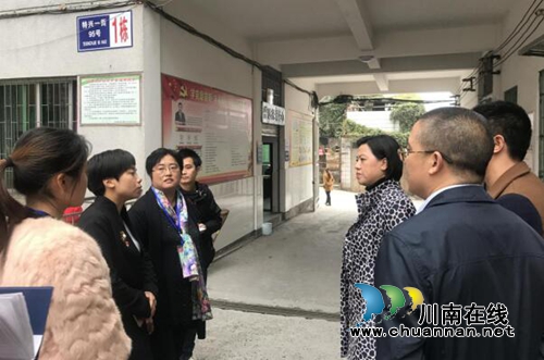 鞠丽莅临龙马潭区特兴镇指导工作(图3) 鞠丽莅临龙马潭区特兴镇指导工作(图3)