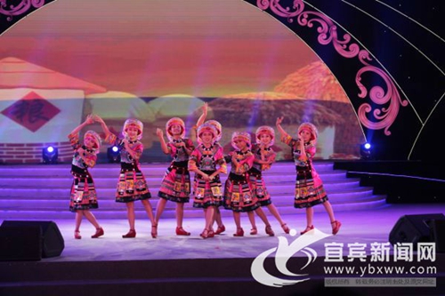 天籟之音相约石海 四川第三届民歌赛兴文开赛(图1) 天籟之音相约石海 四川第三届民歌赛兴文开赛(图1)