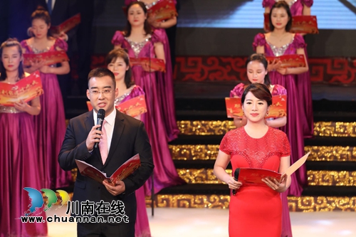 “忆诗.亦歌.意酒城”朗读者周年庆晚会举行(图2) “忆诗.亦歌.意酒城”朗读者周年庆晚会举行(图2)