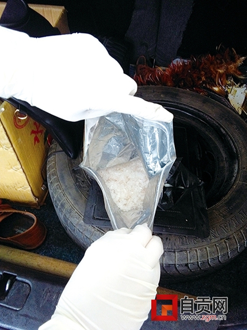 自贡警方破获一起省公安厅督办特大贩卖毒品案(图2) 自贡警方破获一起省公安厅督办特大贩卖毒品案(图2)