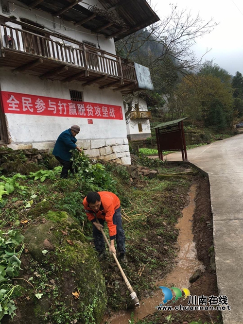 合江县开展“脱贫攻坚•讲卫生•美环境•我健康”固定党日活动(图6) 合江县开展“脱贫攻坚•讲卫生•美环境•我健康”固定党日活动(图6)