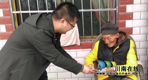 宜宾长兴镇:走访慰问老党员 组织关怀暖人心(图1) 宜宾长兴镇:走访慰问老党员 组织关怀暖人心(图1)