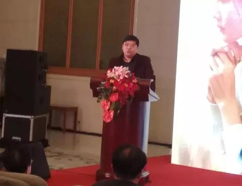 潭酒冠名电影《北纬二十八度》走进人民大会堂(图3) 潭酒冠名电影《北纬二十八度》走进人民大会堂(图3)