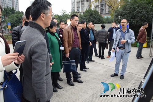 自贡富顺县教育代表团学习泸州十八中“创文”工作经验