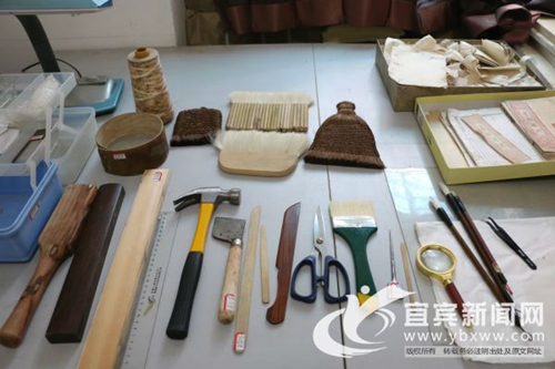 宜宾古籍修复师袁华琴:破损纹路也是艺术(图5) 宜宾古籍修复师袁华琴:破损纹路也是艺术(图5)