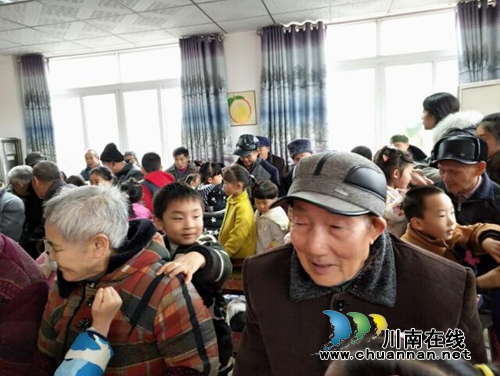龙马潭特兴镇:让老人过一个不一样的感恩节(图1) 龙马潭特兴镇:让老人过一个不一样的感恩节(图1)