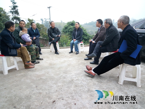 泸县农林局主要领导到清华村帮扶走访(图1)