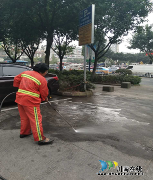 龙马潭区莲花池街道：集中清洗路面&nbsp;改善环境卫生