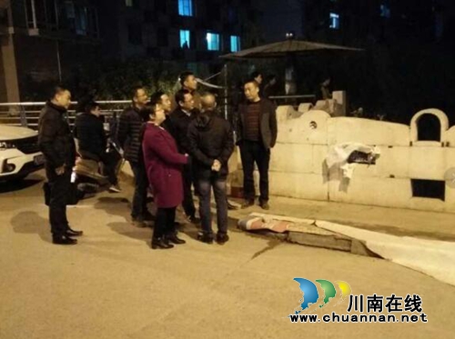 古蔺县组织夜间拆除墨宝寺二期棚户区危旧房(图1)