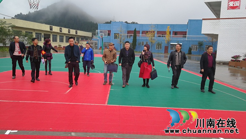 古蔺县向学校常规管理工作“亮剑”(图2)