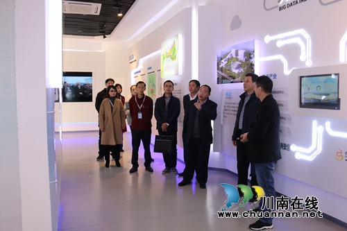 四川省委到泸州国家高新区督查调研指导工作(图3) 四川省委到泸州国家高新区督查调研指导工作(图3)