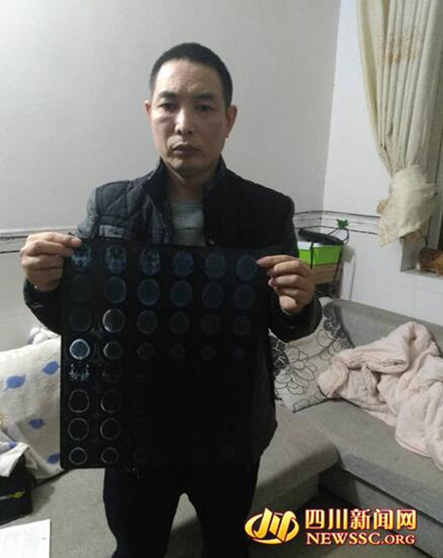 泸州男打的哥扬言“打死你” 视频曝光引热议(图2) 泸州男打的哥扬言“打死你” 视频曝光引热议(图2)
