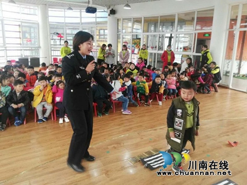 宜宾县公安交警深入开展校园交通安全宣传教育活动
