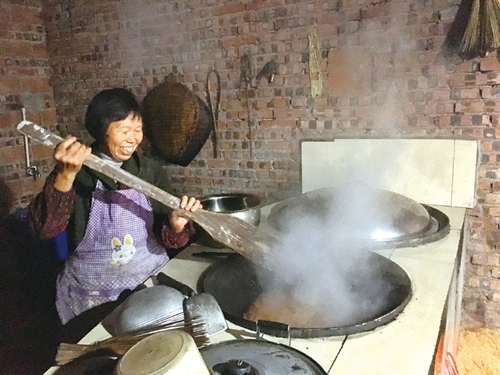 合江福宝：红苕麻糖红苕粉&nbsp;儿时味道再回首(图1)