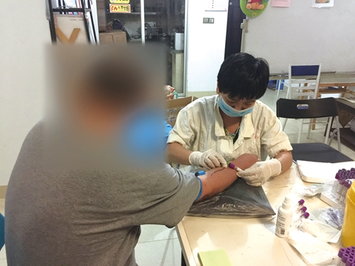 世界艾滋病日&nbsp;泸州亮出防艾态度(图4)