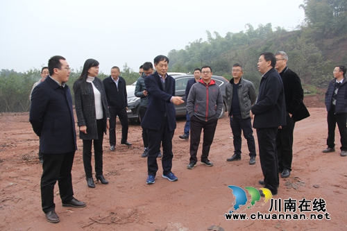 泸州市委第六督导组到云龙镇督导G8515高速路建设项目推进工作