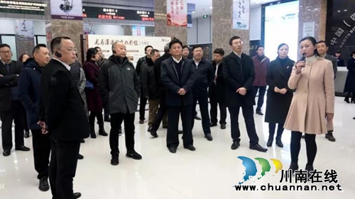 部分住泸省政协委员视察自贸区川南临港片区(图1) 部分住泸省政协委员视察自贸区川南临港片区(图1)