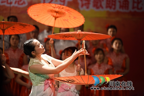 叙永二中：诗歌朗诵纪念“一二·九”运动82周年(图2)