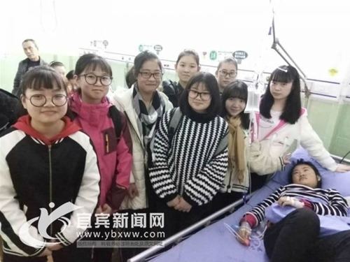宜宾少女患糖尿病五年 好爸爸为她撑起一片天(图7) 宜宾少女患糖尿病五年 好爸爸为她撑起一片天(图7)