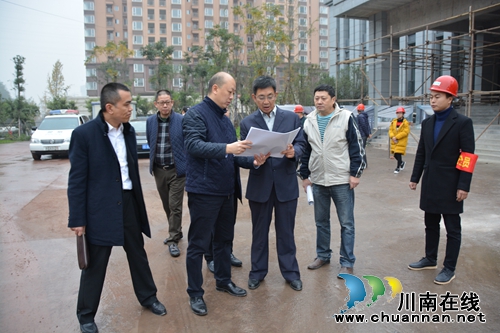 泸州市中级人民法院院长调研江阳区法院工作(图2) 泸州市中级人民法院院长调研江阳区法院工作(图2)
