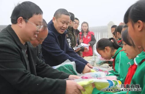 沈酒集团精准扶贫助学：牵手传温暖&nbsp;为爱护航(图3)