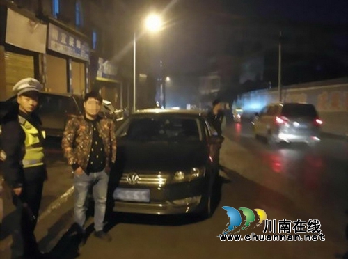宜宾筠连交警:突击行动 夜查酒驾确保平安(图2) 宜宾筠连交警:突击行动 夜查酒驾确保平安(图2)