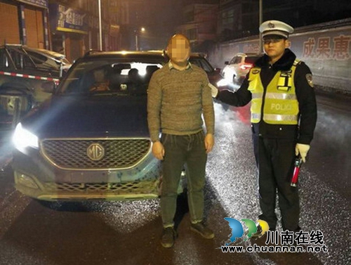 宜宾筠连交警:突击行动 夜查酒驾确保平安(图3) 宜宾筠连交警:突击行动 夜查酒驾确保平安(图3)