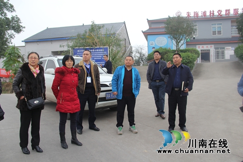泸县云龙镇朱梅滩村文化院坝接受市级验收(图1) 泸县云龙镇朱梅滩村文化院坝接受市级验收(图1)