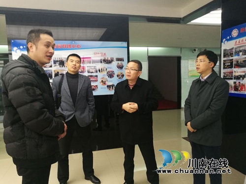 张正平一行到纳溪区检查指导群团中心工作