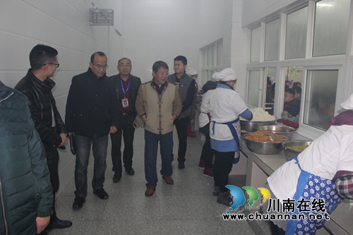 叙永县叙永镇中心校接受泸州市教育局校园安全交叉检查(图2)