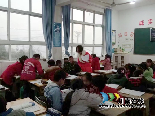 叙永镇中心校与丹岩玉龙小学开展教学结对活动(图3) 叙永镇中心校与丹岩玉龙小学开展教学结对活动(图3)