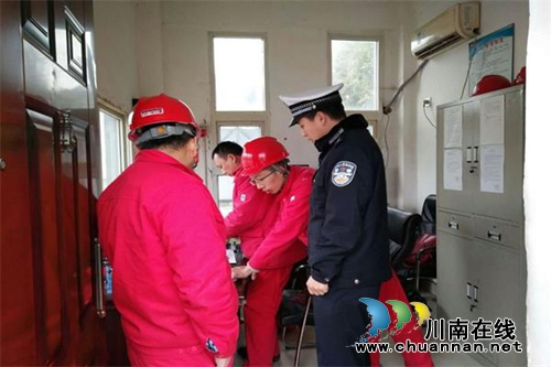 宜宾筠连县交警大队沐爱中队：深入企业加强“两客一危”源头管理