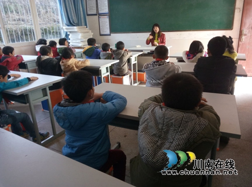 纳溪龙车镇小学开展留守儿童心理健康辅导活动取实效(图1) 纳溪龙车镇小学开展留守儿童心理健康辅导活动取实效(图1)