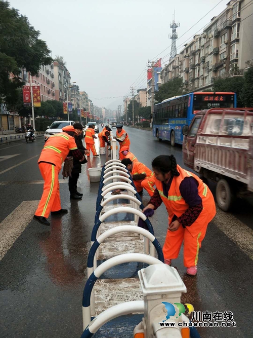 古蔺县住建局环卫所:真抓实干 做好省级卫生县城复审工作(图3) 古蔺县住建局环卫所:真抓实干 做好省级卫生县城复审工作(图3)