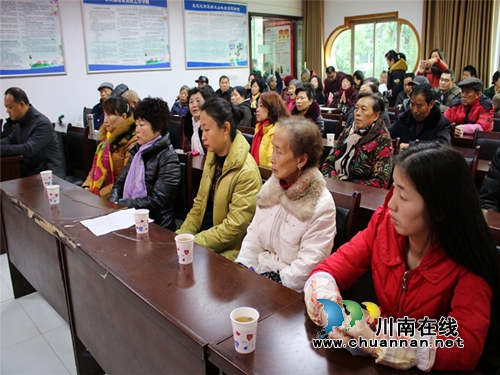 市纪委监察局、邮政泸州分公司到羊大山社区宣讲十九大精神