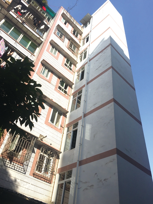 泸州：老居民楼加装电梯&nbsp;变洋房见证幸福(图4)