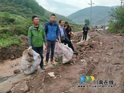 西南医大中医院唐波荣获省爱国卫生先进个人(图4) 西南医大中医院唐波荣获省爱国卫生先进个人(图4)