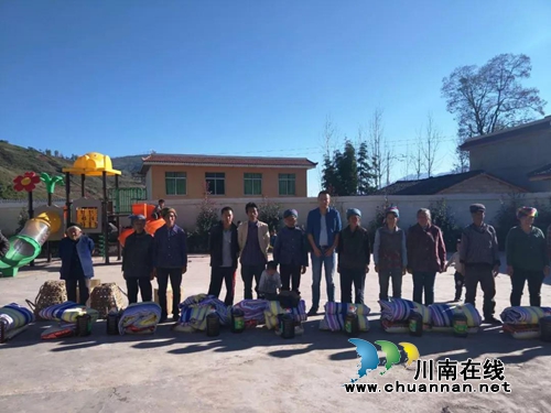 西南医大中医院唐波荣获省爱国卫生先进个人(图6) 西南医大中医院唐波荣获省爱国卫生先进个人(图6)