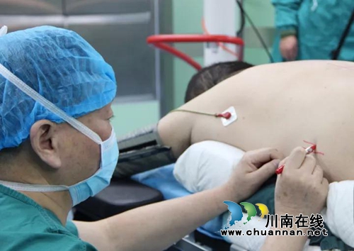西南医大中医院:会议室里能看到手术现场!(图3) 西南医大中医院:会议室里能看到手术现场!(图3)