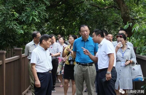 文学路上获快乐 “庐”“泸”缘分一江牵(图2) 文学路上获快乐 “庐”“泸”缘分一江牵(图2)