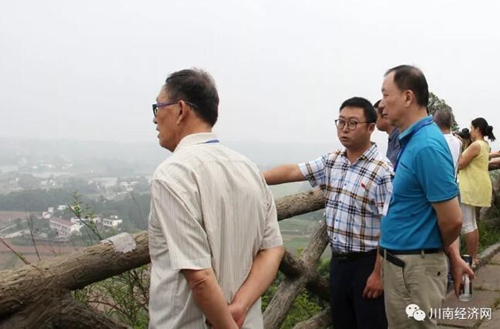 文学路上获快乐 “庐”“泸”缘分一江牵(图3) 文学路上获快乐 “庐”“泸”缘分一江牵(图3)