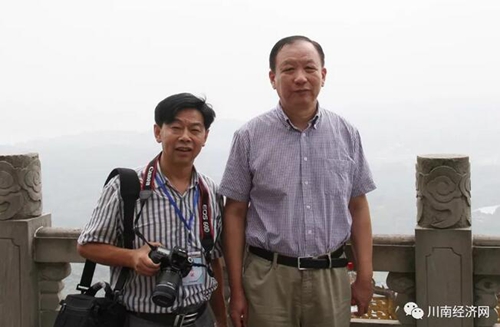 文学路上获快乐&nbsp;“庐”“泸”缘分一江牵