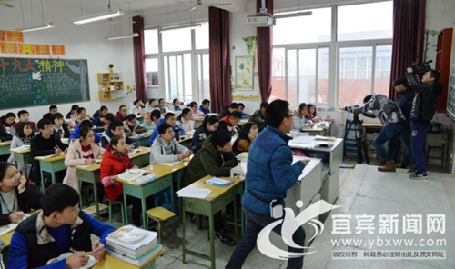 宜宾“倒立男孩”颜玉宏任平昌冬残奥会火炬手(图3) 宜宾“倒立男孩”颜玉宏任平昌冬残奥会火炬手(图3)